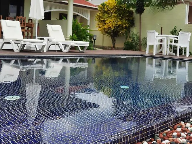 Emma\'S Guest House And Self-Catering