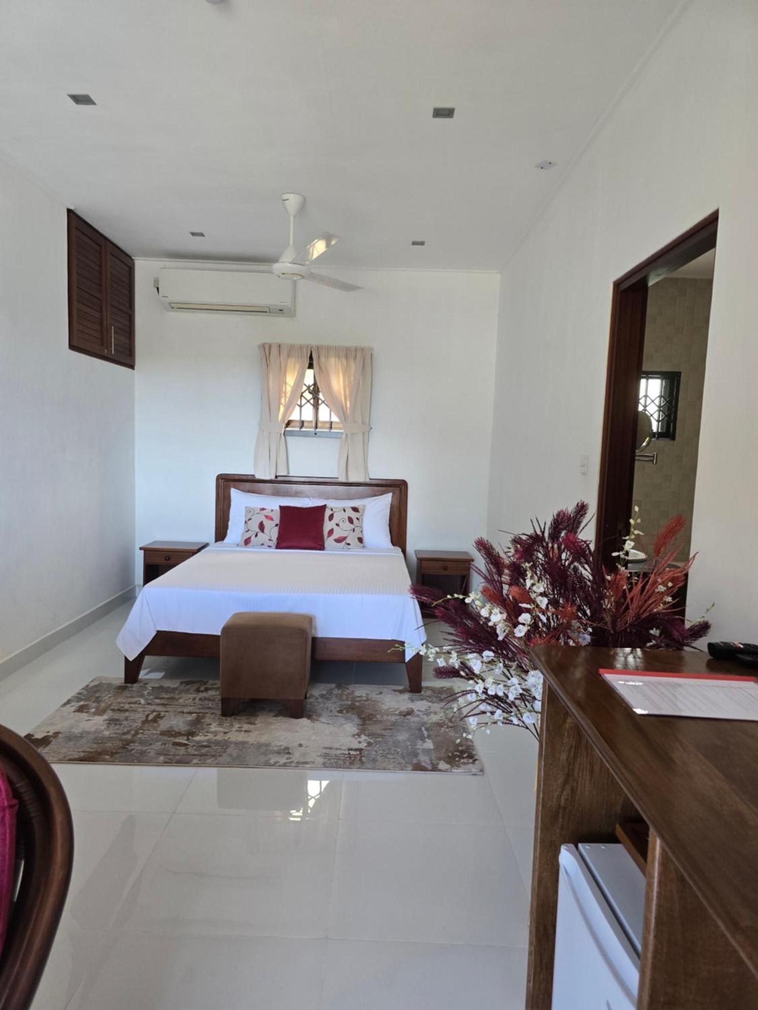 Emma's And Self-catering *