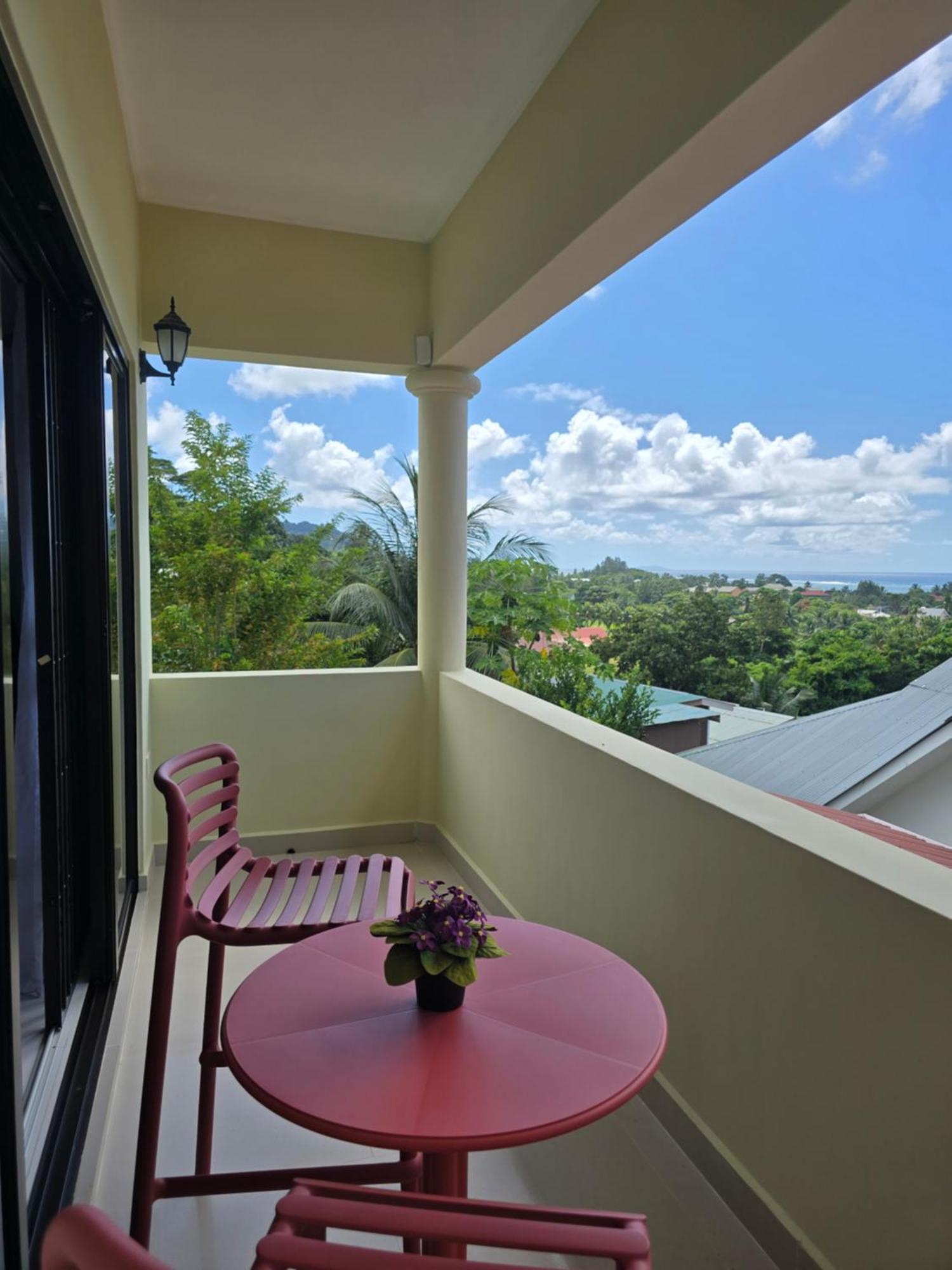 Emma's And Self-catering *